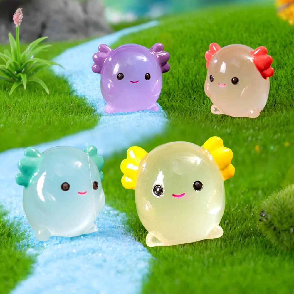 光るアホロートルミニチュア、暗闇で光る動物フィギュア、モスマ - Aquarium Moss のレビューと価格